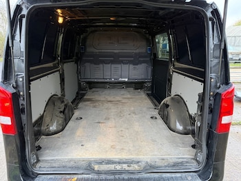 Used Mercedes-Benz Vito 2016 for sale - 77420489: Photo