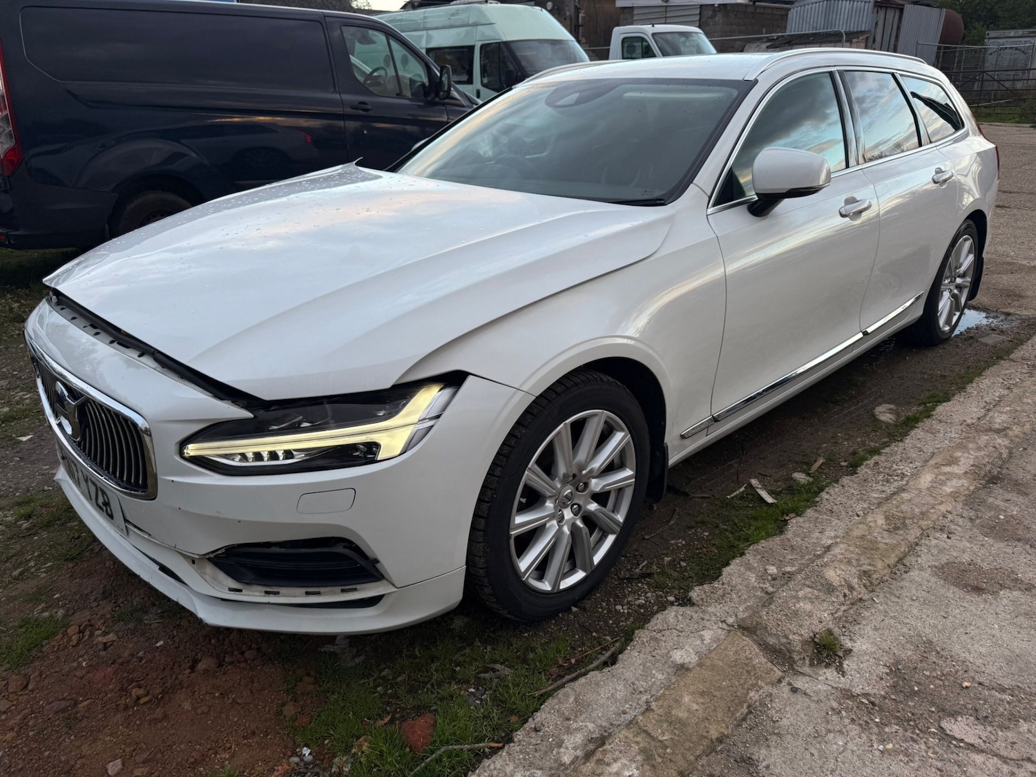 Used Volvo V90 2017 for sale - 76340124: Photo 1
