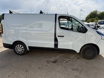 Used Nissan NV300 2020 for sale - 78549660: Photo