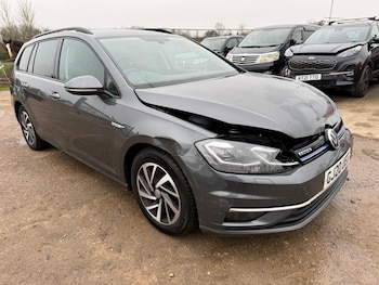 Used Volkswagen Golf 2020 for sale - 77634377: Photo