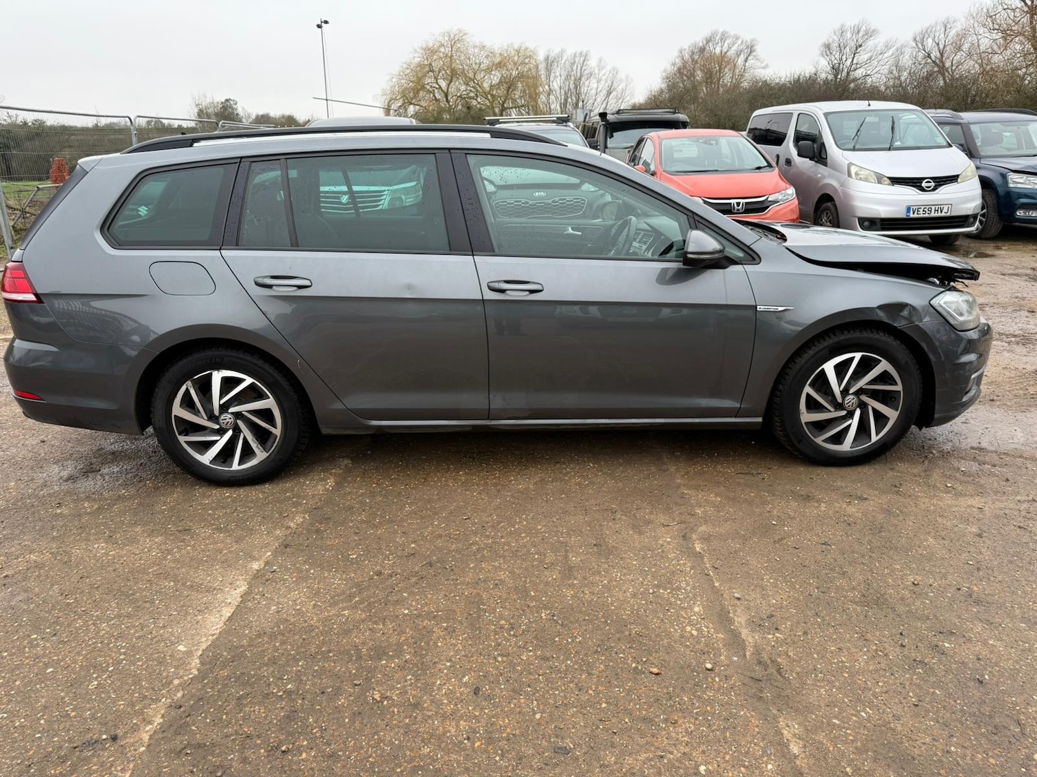 Used Volkswagen Golf 2020 for sale - 77634377: Photo 2