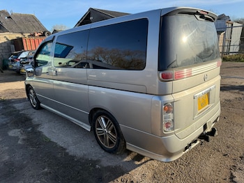 Used Nissan Elgrand undefined for sale - 76963710: Photo