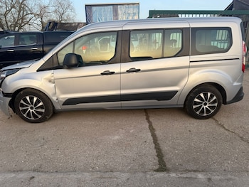 Used Ford Grand Tourneo Connect 2017 for sale - 78452496: Photo