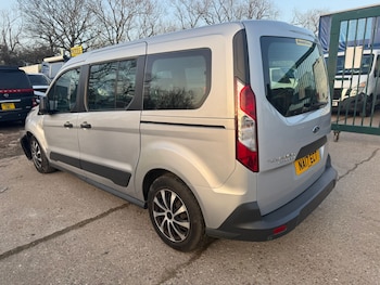 Used Ford Grand Tourneo Connect 2017 for sale - 78452496: Photo