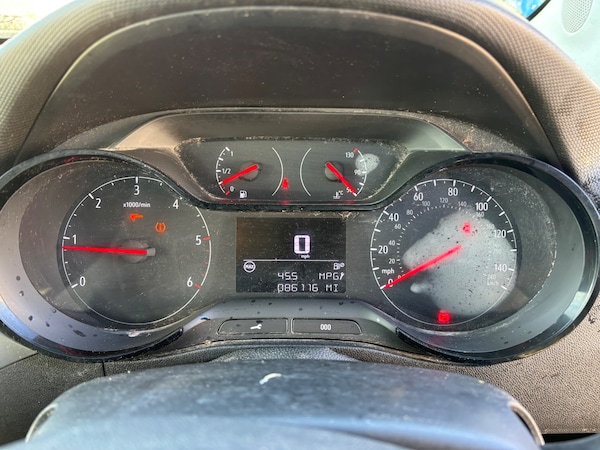 Used Vauxhall Crossland X 2018 for sale - 73031887: Photo 9