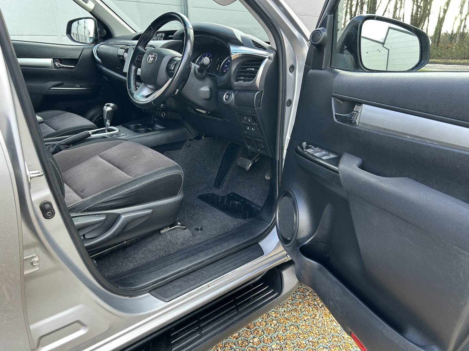 Used Toyota Hilux 2018 for sale - 77245288: Photo 15