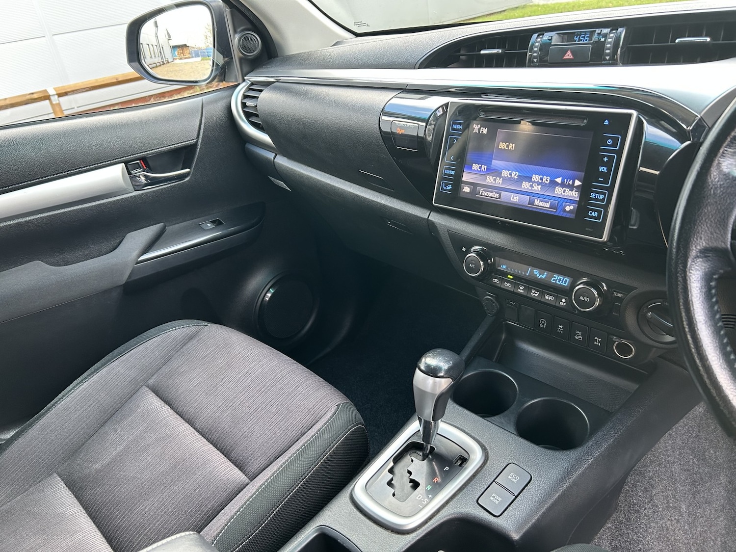 Used Toyota Hilux 2018 for sale - 77245288: Photo 17