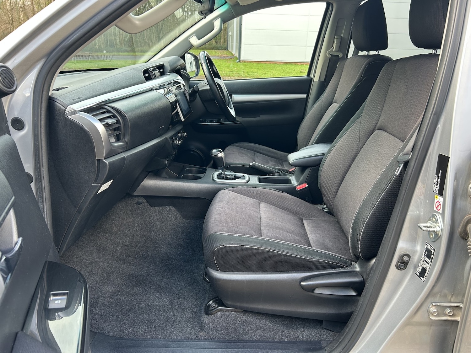 Used Toyota Hilux 2018 for sale - 77245288: Photo 24