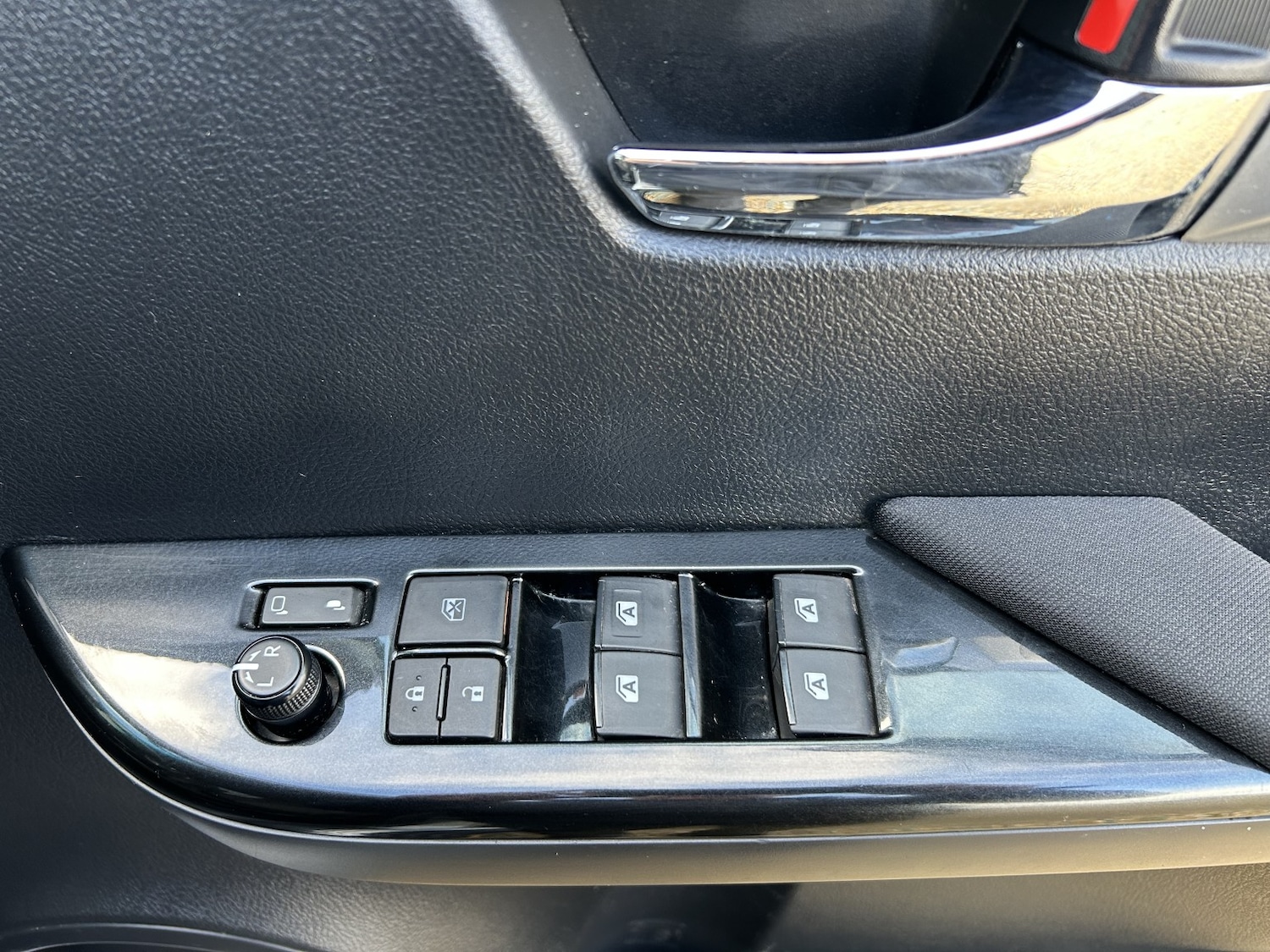 Used Toyota Hilux 2018 for sale - 77245288: Photo 26