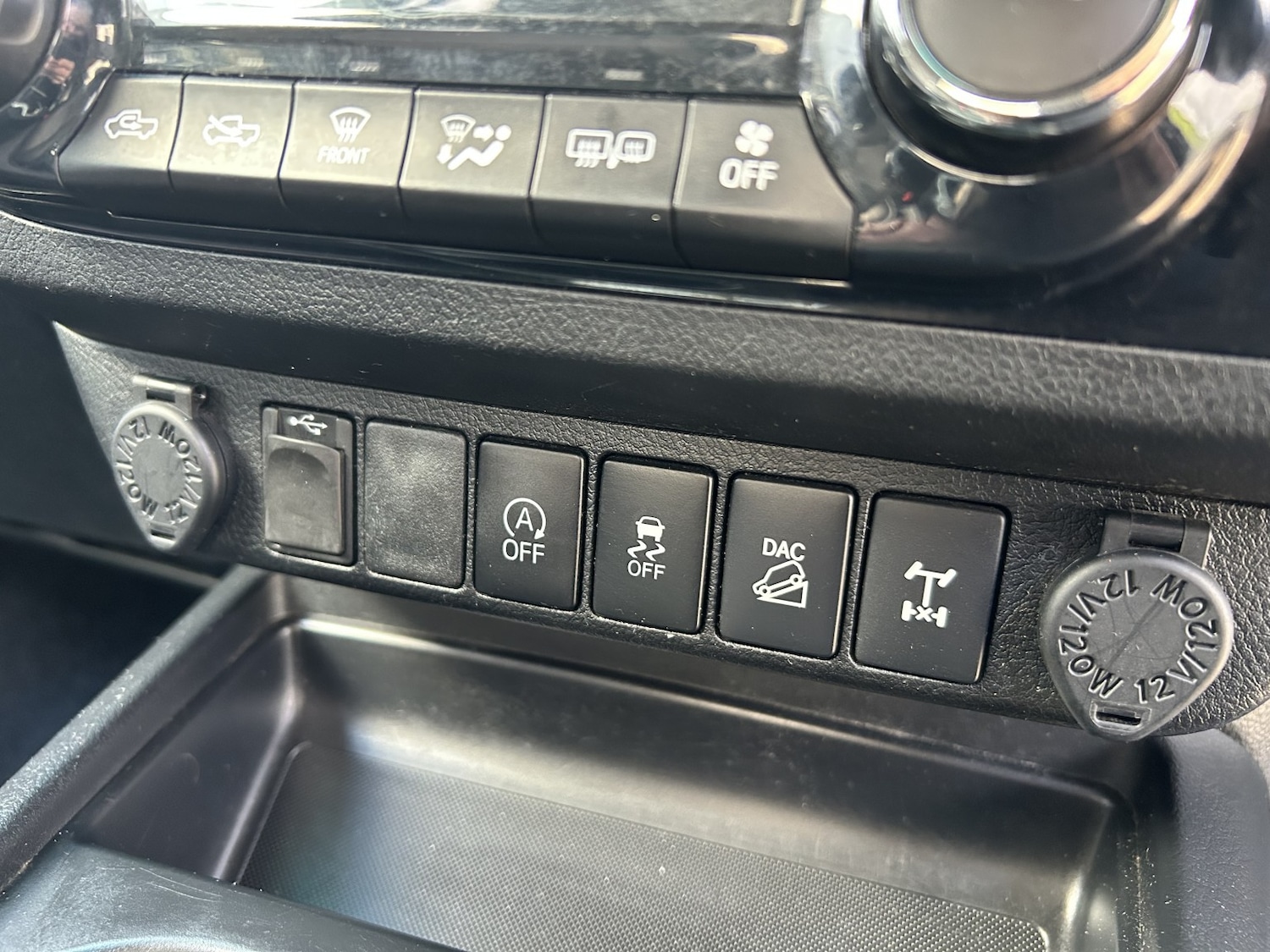 Used Toyota Hilux 2018 for sale - 77245288: Photo 28