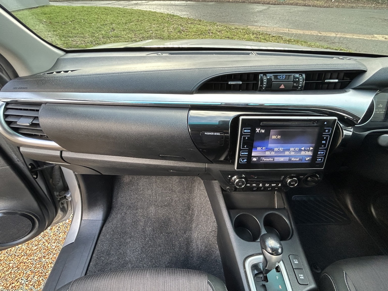 Used Toyota Hilux 2018 for sale - 77245288: Photo 29