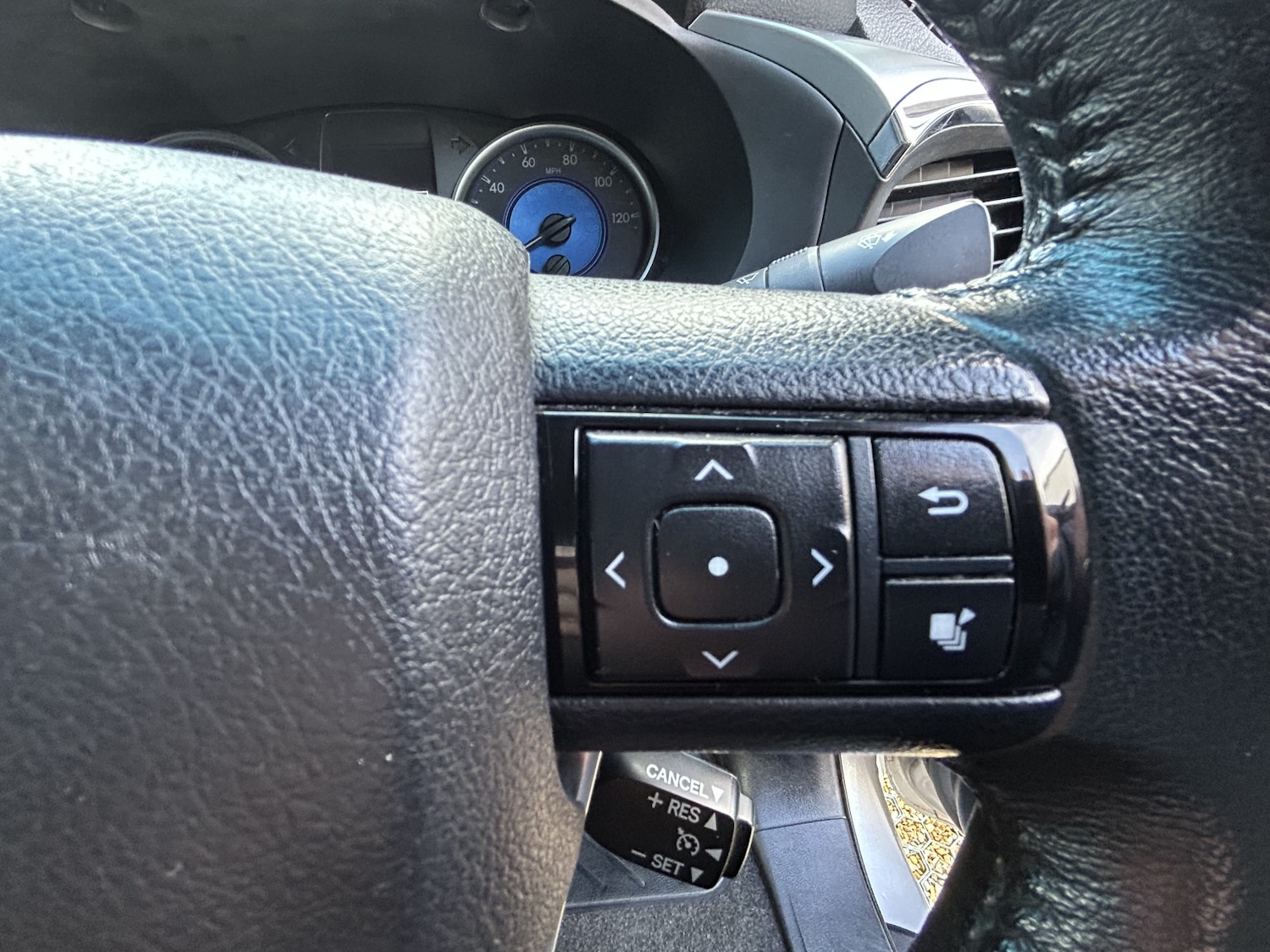 Used Toyota Hilux 2018 for sale - 77245288: Photo 33