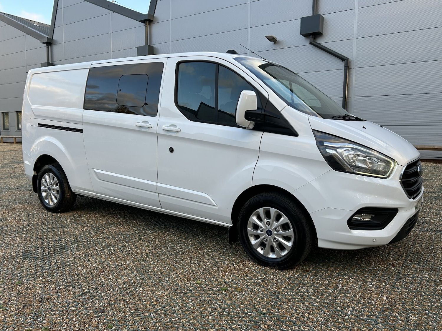 Used Ford Transit Custom 2022 for sale - 76706134: Photo 2