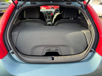 Used Volvo C30 2009 for sale - 76505560: Photo