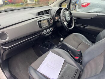 Used Toyota Yaris 2012 for sale - 77668222: Photo