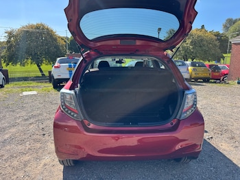 Used Toyota Yaris 2014 for sale - 76077845: Photo
