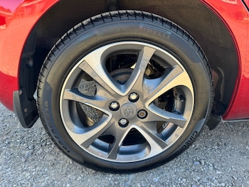 Used Toyota Yaris 2014 for sale - 76077845: Photo