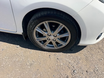 Used Toyota Yaris 2012 for sale - 79164115: Photo