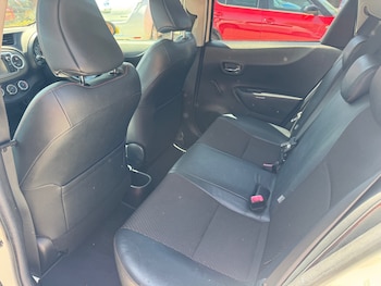 Used Toyota Yaris 2012 for sale - 79164115: Photo