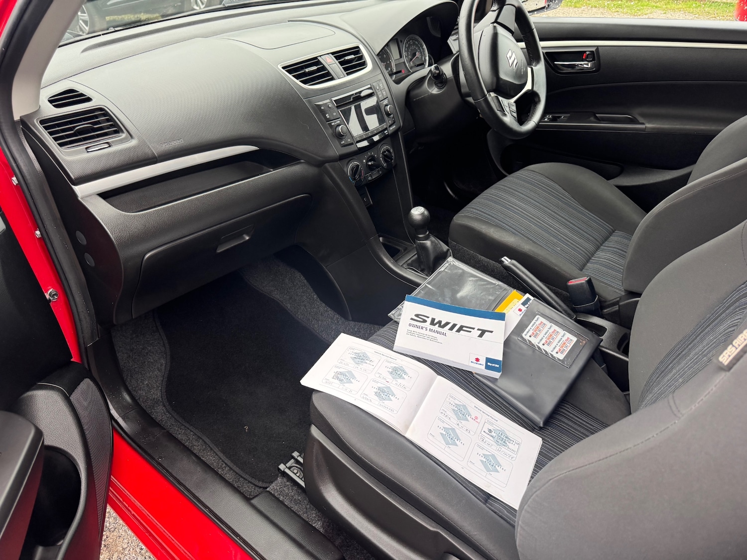 Used Suzuki Swift 2014 for sale - 76146574: Photo 4