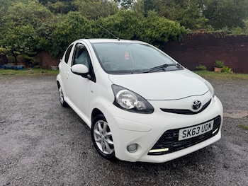 2013 (63) - 1.0 VVT-i Mode 3dr