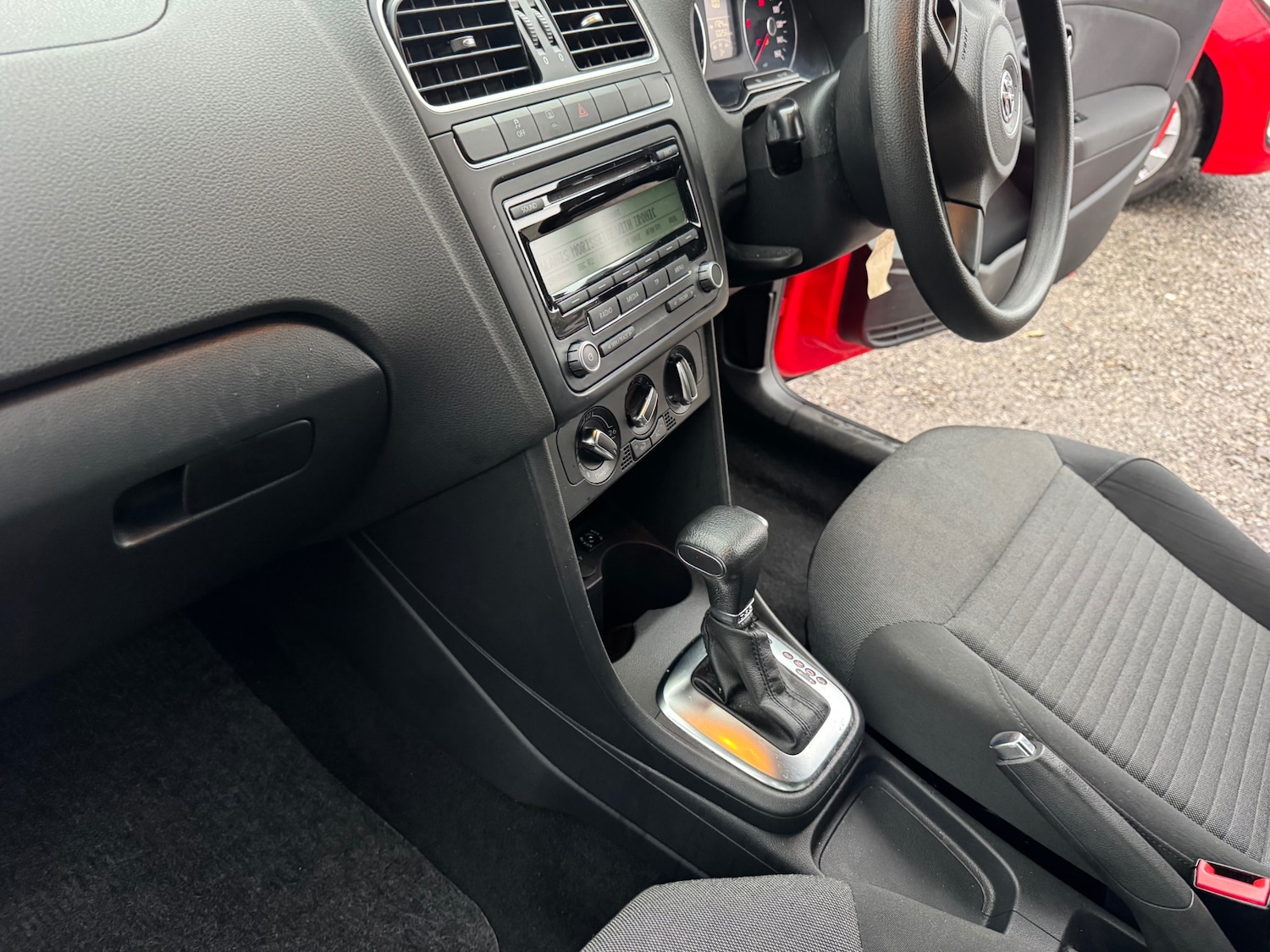 Used Volkswagen Polo 2010 for sale - 76979508: Photo 3