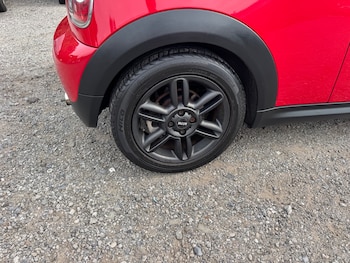 Used MINI Convertible 2011 for sale - 76144168: Photo 2