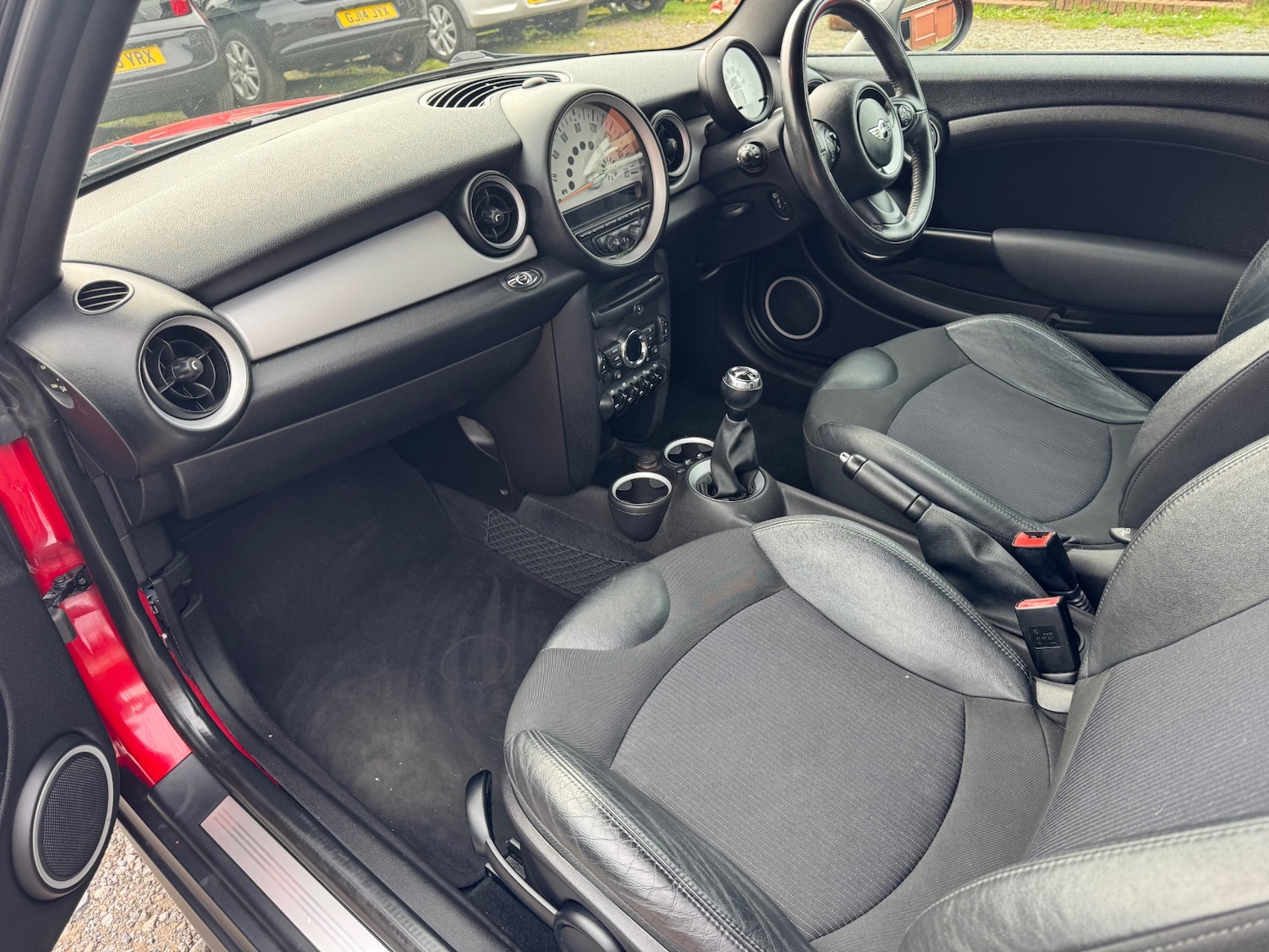 Used MINI Convertible 2011 for sale - 76144168: Photo 4