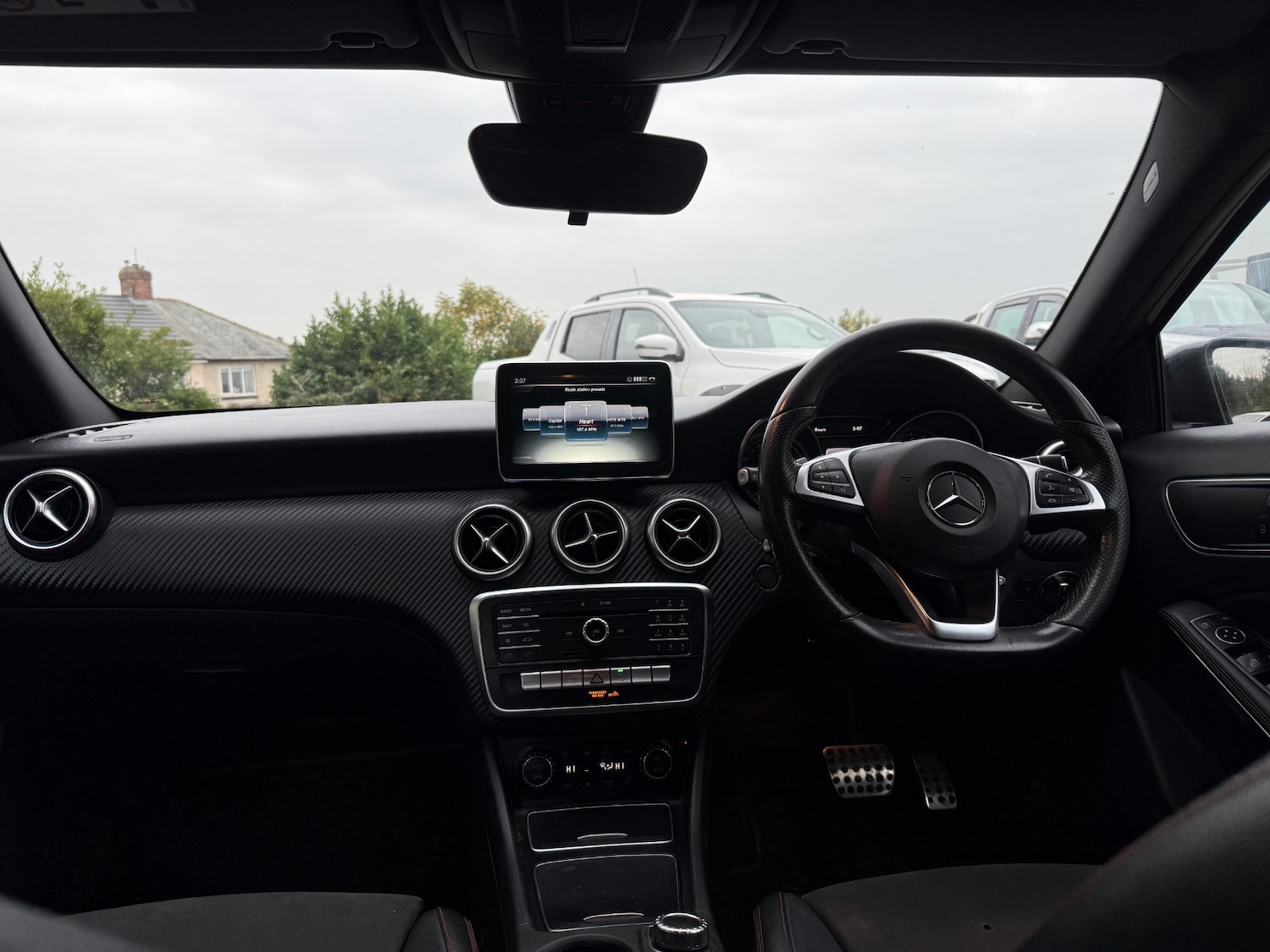 Used Mercedes-Benz A-Class 2015 for sale - 76313618: Photo 2