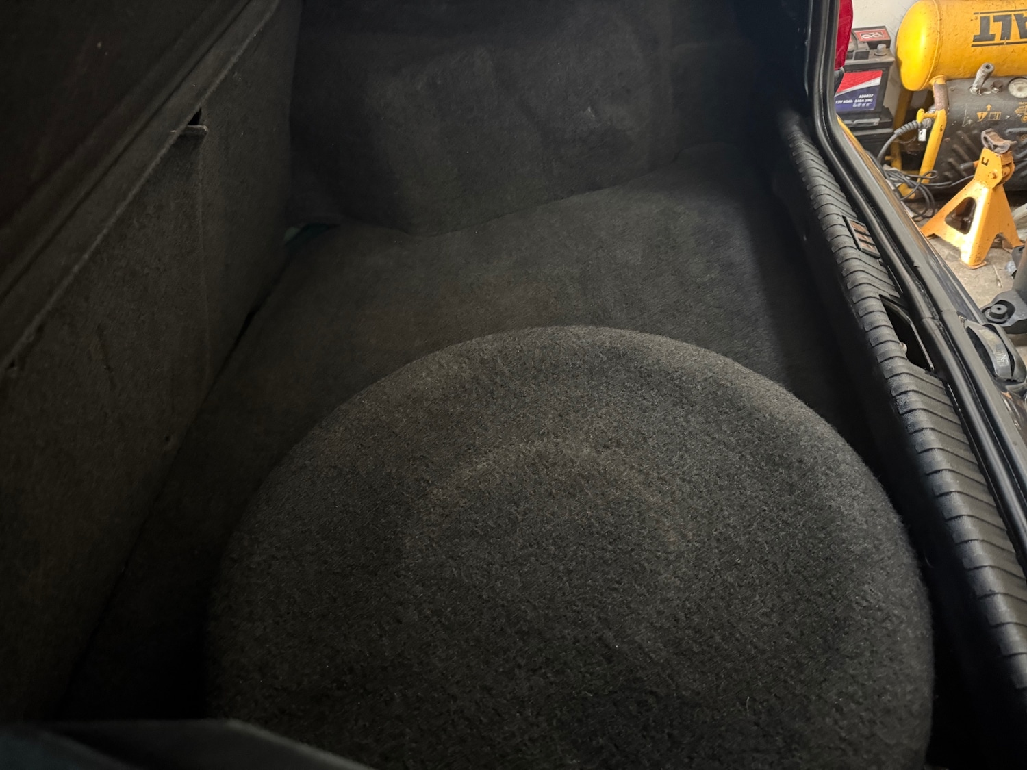 Used Ford Escort 1994 for sale - 76785399: Photo 8