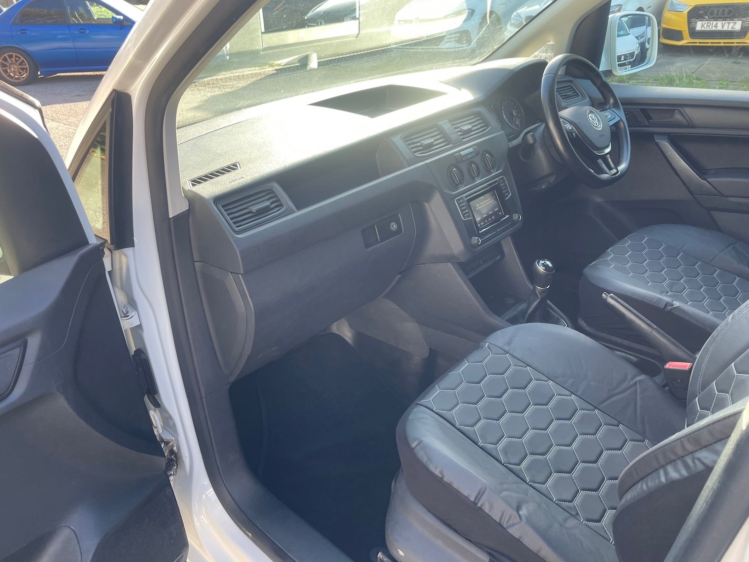 Used Volkswagen Caddy 2017 for sale - 76394933: Photo 2