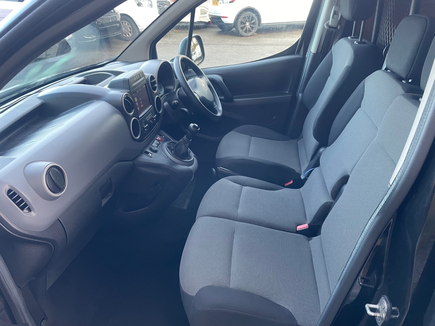 Used Peugeot Partner 2018 for sale - 77136143: Photo 11