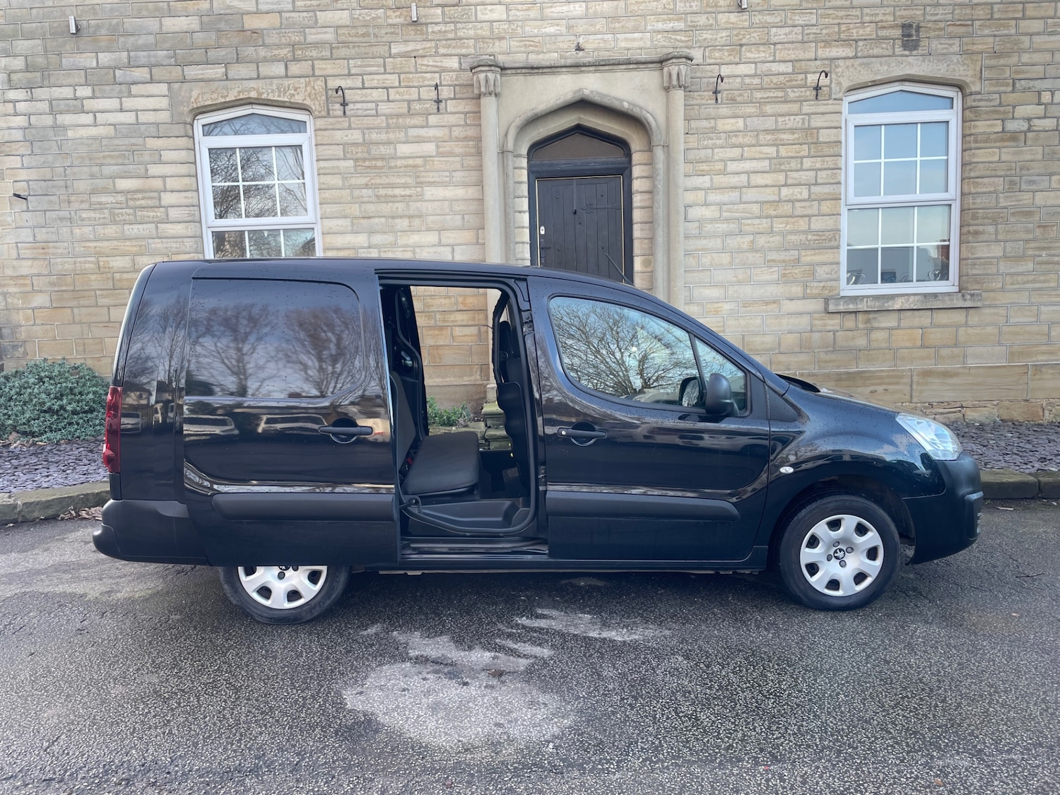 Used Peugeot Partner 2018 for sale - 77136143: Photo 2