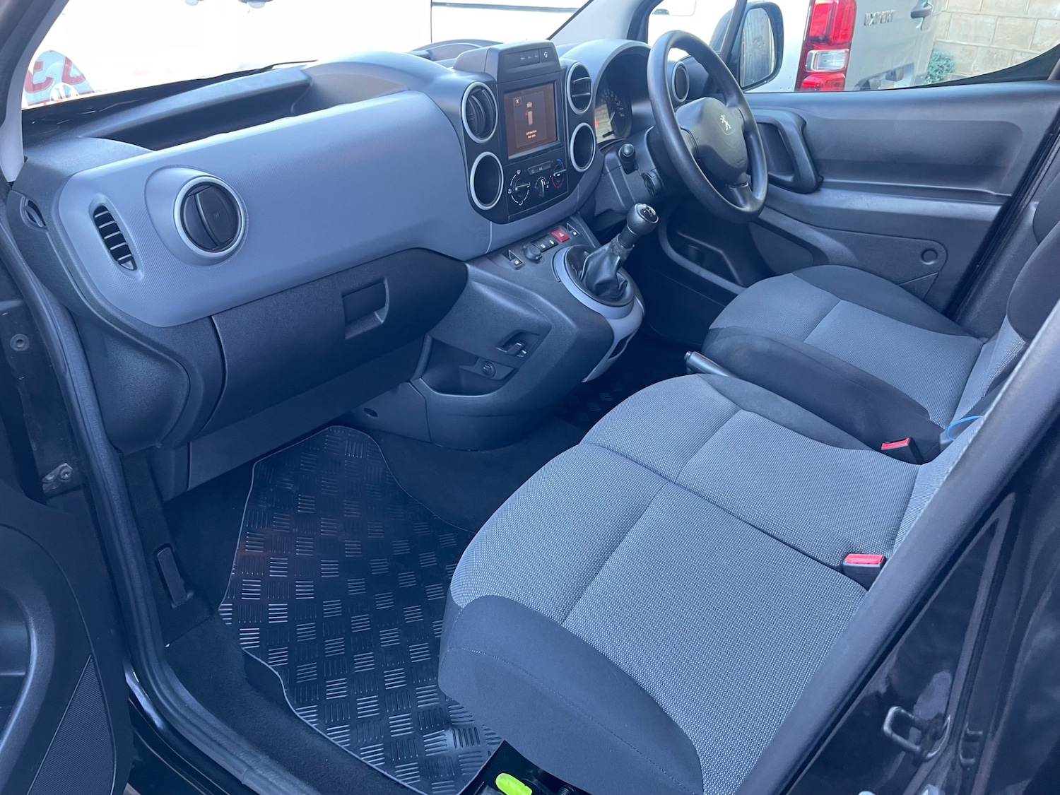 Used Peugeot Partner 2018 for sale - 77136143: Photo 30