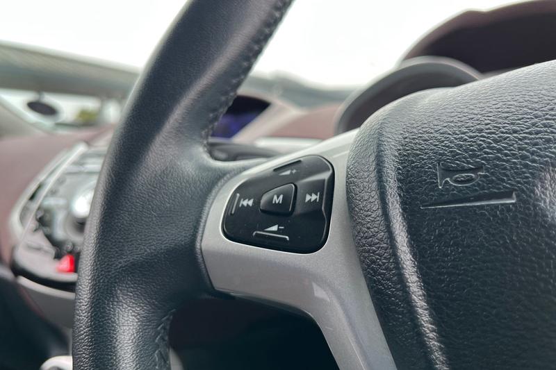 Used Ford Fiesta 2012 for sale - 76266051: Photo 35