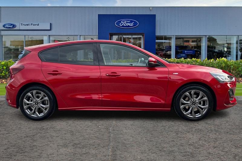 Used Ford Focus 2023 for sale - 77088125: Photo 3