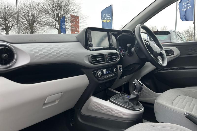 Used Hyundai i10 2023 for sale - 77641433: Photo 18