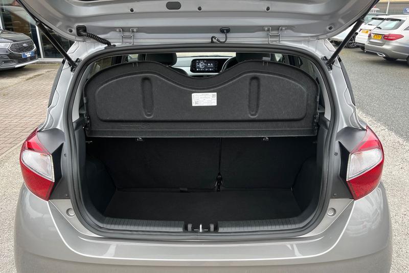 Used Hyundai i10 2023 for sale - 77641433: Photo 21