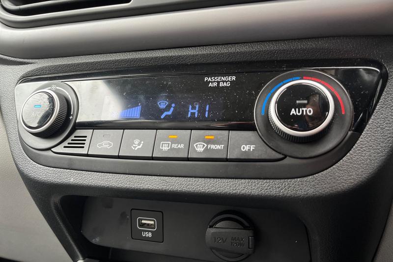 Used Hyundai i10 2023 for sale - 77641433: Photo 31