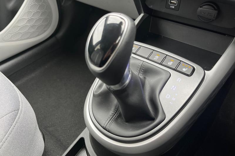 Used Hyundai i10 2023 for sale - 77641433: Photo 34