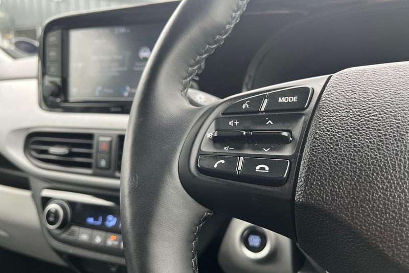 Used Hyundai i10 2023 for sale - 77641433: Photo 35