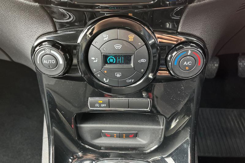 Used Ford Fiesta 2015 for sale - 77427235: Photo 32