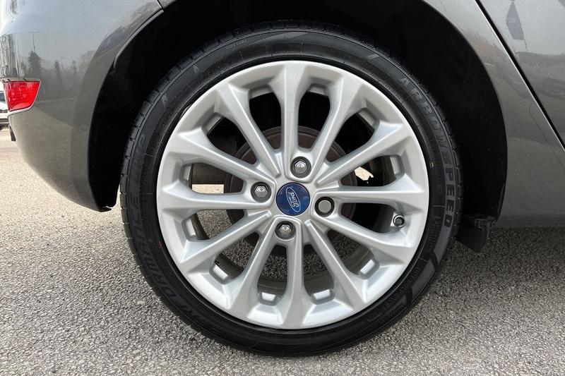 Used Ford Fiesta 2015 for sale - 77427235: Photo 8