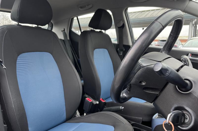 Used Hyundai i10 2014 for sale - 77487182: Photo 17