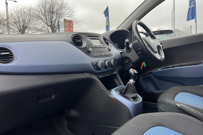 Used Hyundai i10 2014 for sale - 77487182: Photo 18