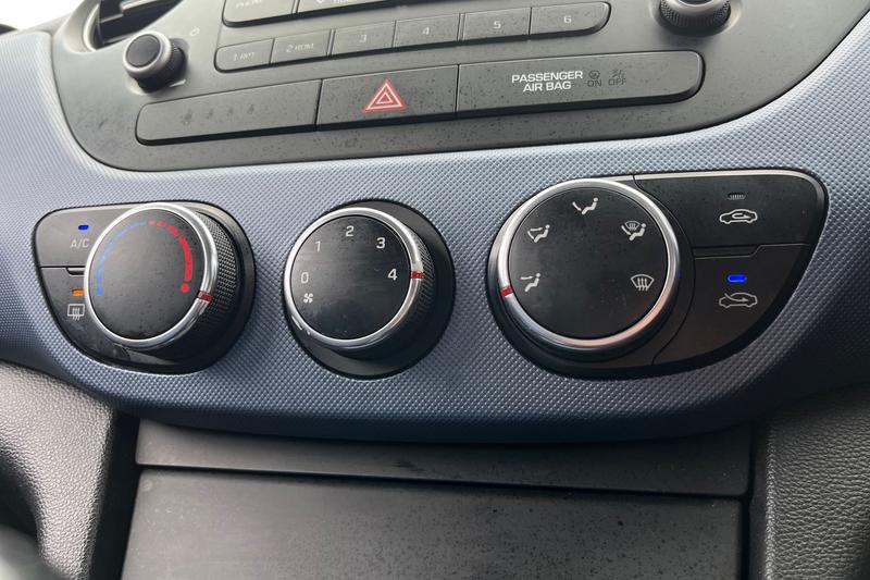 Used Hyundai i10 2014 for sale - 77487182: Photo 32