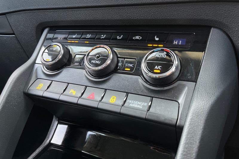 Used Skoda Karoq 2024 for sale - 77268773: Photo 33