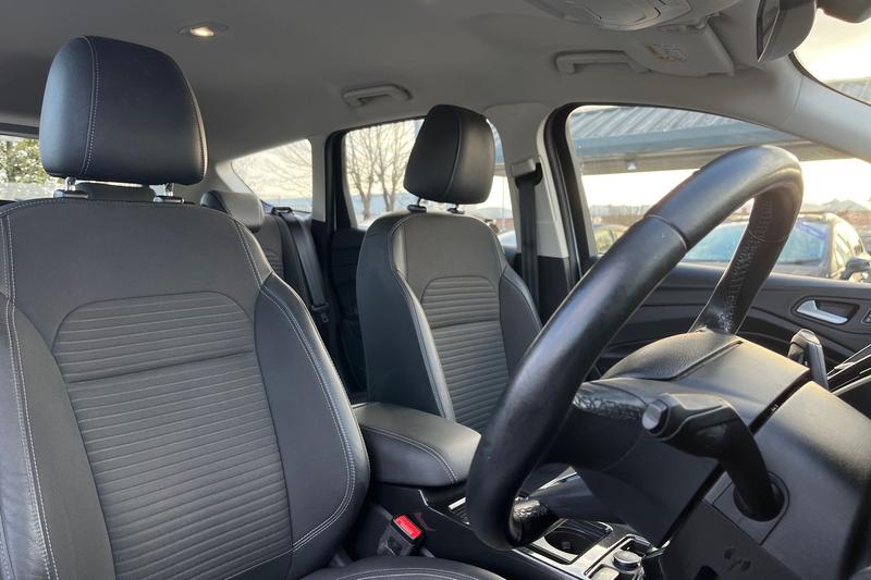 Used Ford Kuga 2017 for sale - 76862401: Photo 17