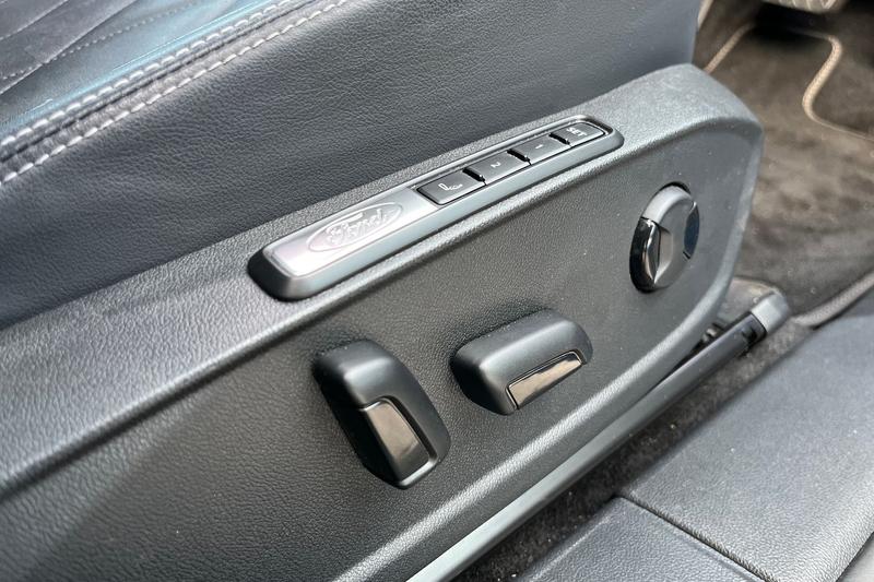 Used Ford Explorer 2024 for sale - 76634795: Photo 35