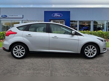Used Ford Focus 2017 for sale - 76079774: Photo 3
